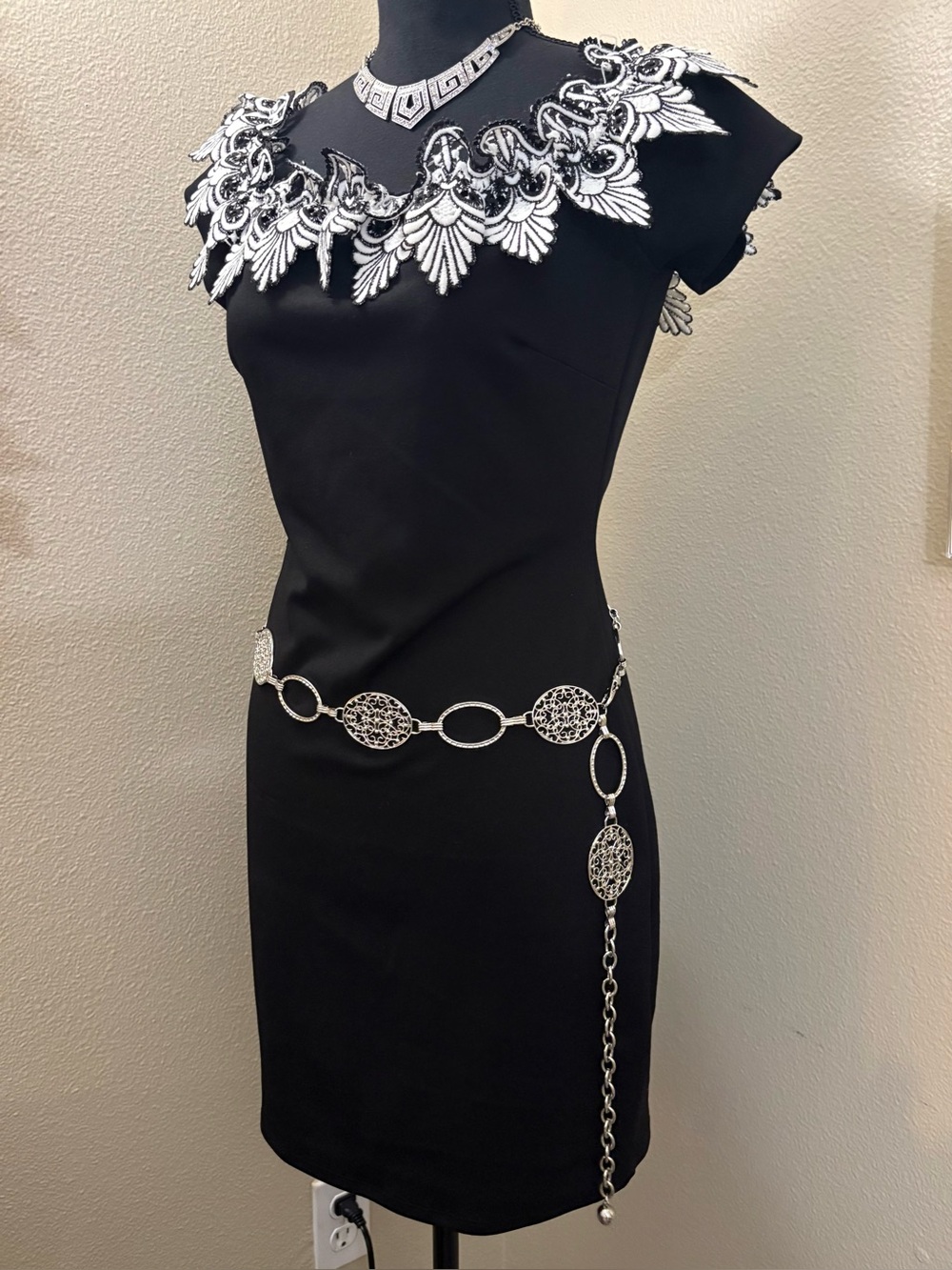Silver Linked Chain Waist Belt - Women's Silver Accent